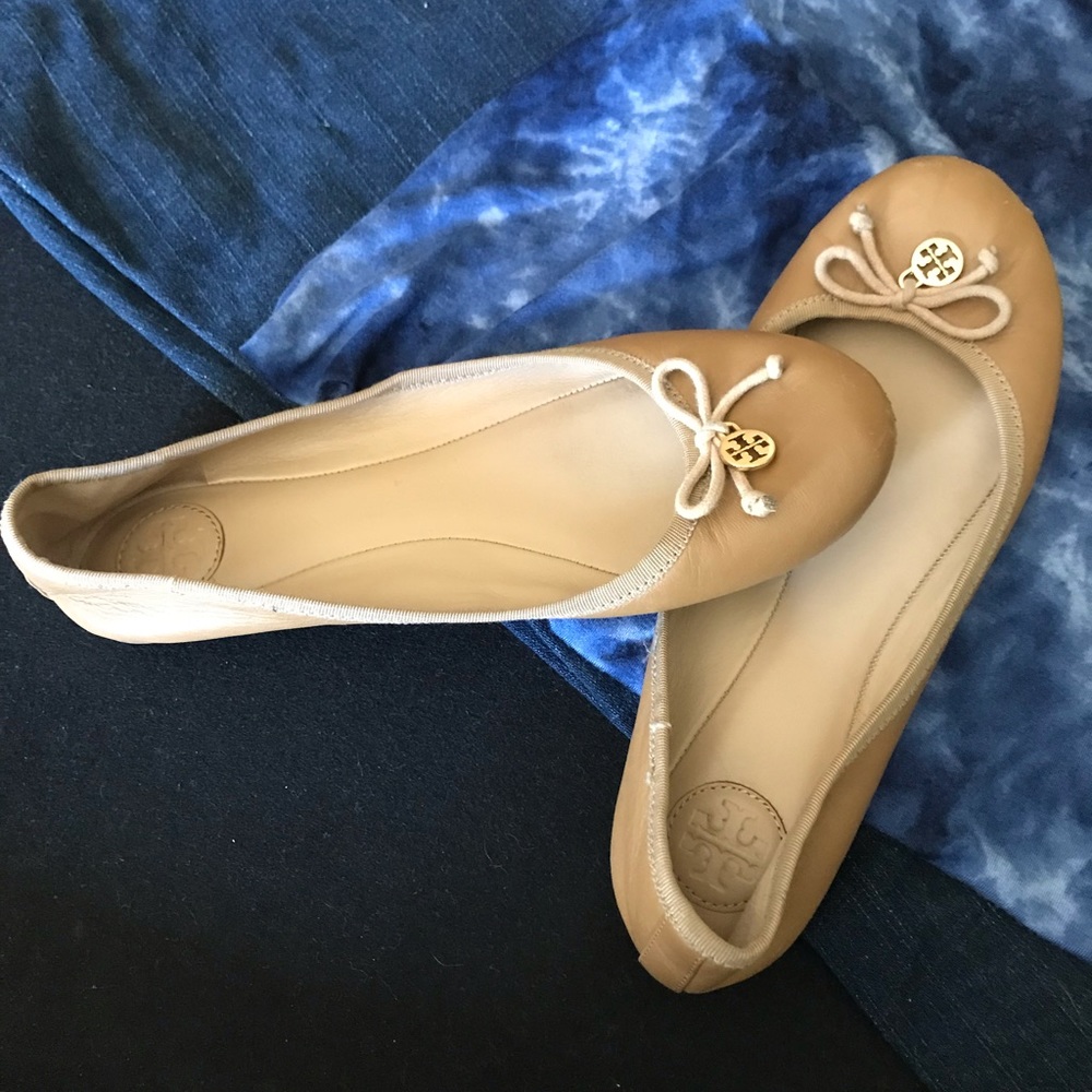 Tory Burch “Chelsea” ballet flats with bow